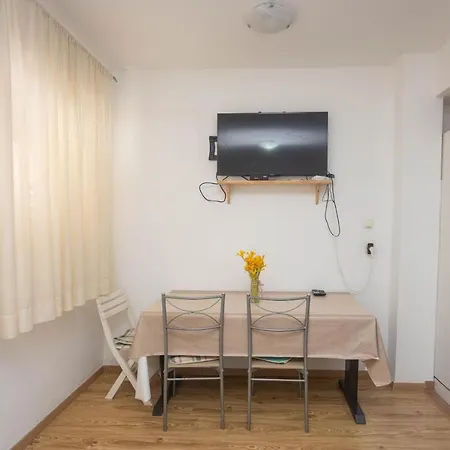 Apartment Near Hangar