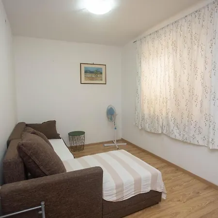 Near Hangar Apartment Vodice