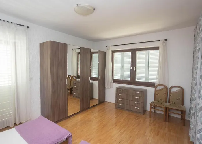 Near Hangar דירה *