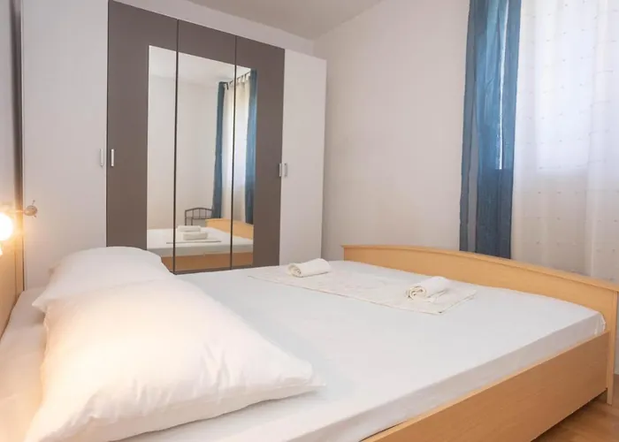 דירה Near Hangar