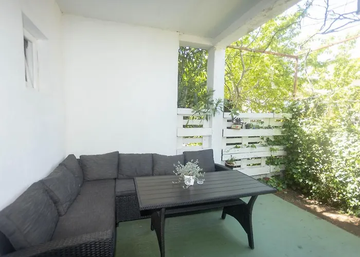 Near Hangar דירה *