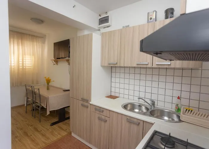 Near Hangar * וודיצה