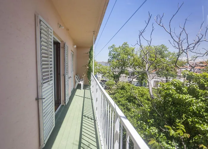 Near Hangar דירה וודיצה